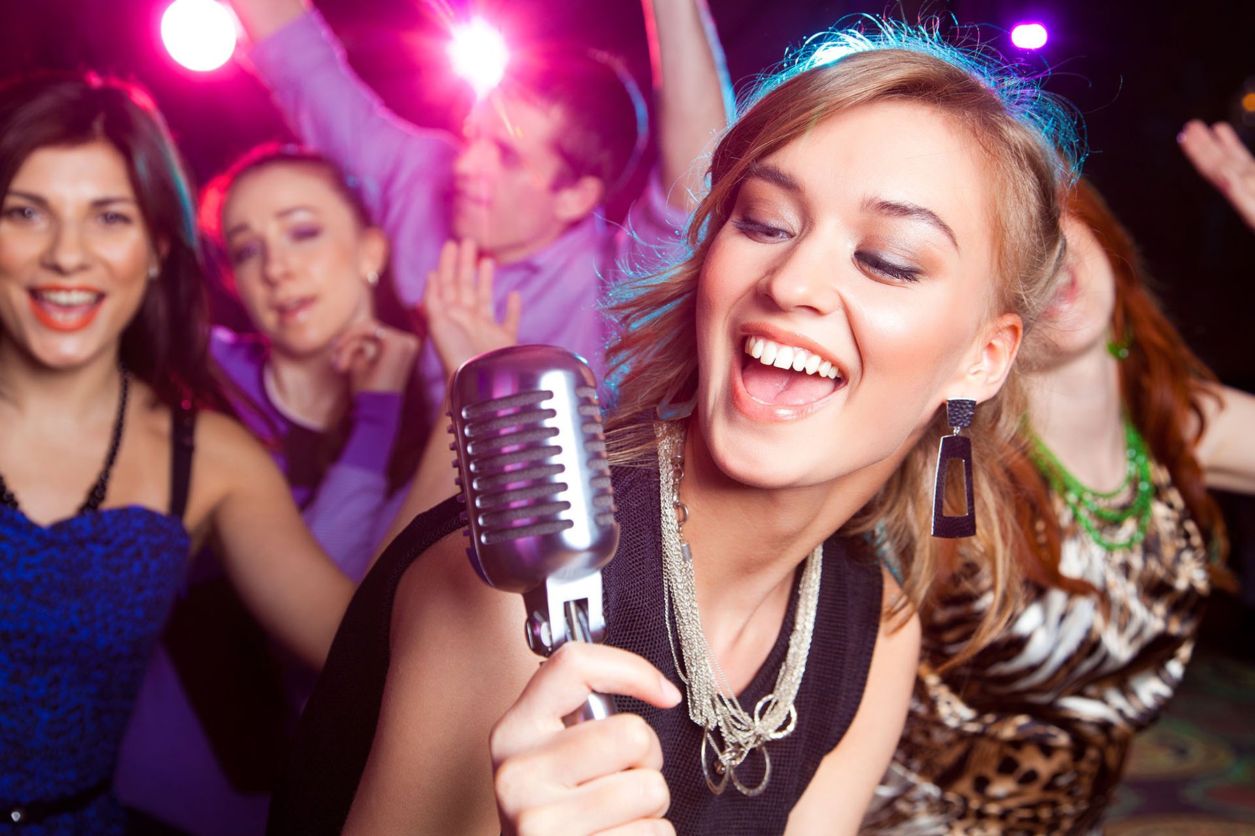 Giải pháp hoàn hảo giúp hỗ trợ nâng tầm dàn karaoke tại các cơ sở kinh doanh