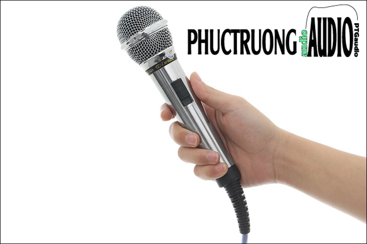 Micro-karaoke-gom-2-loai-co-day-va-khong-day